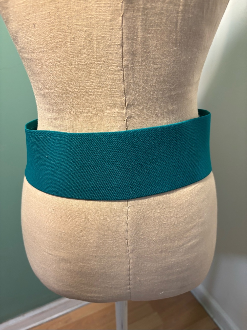 Vintage 1980’s Wide Teal Suede and Elastic Waist Belt with Gold Crescent Buckle - Picture 4 of 5